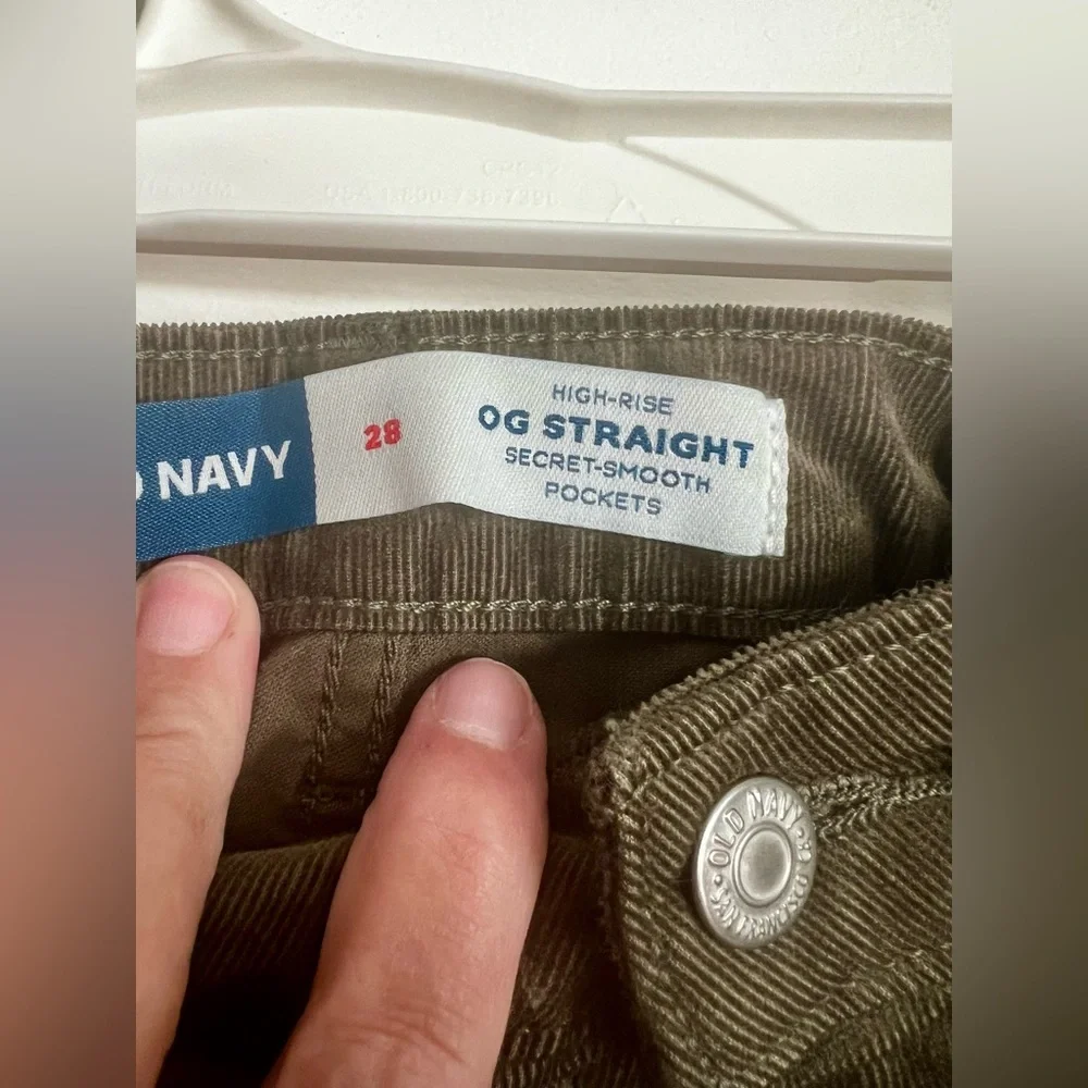 Old Navy High-Waisted OG Straight
Corduroy Ankle Pants Olive Trousers 28W - Picture 11 of 12